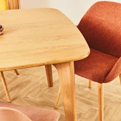 Chaise avec accoudoirs en tissu bouclette terracotta - Altea