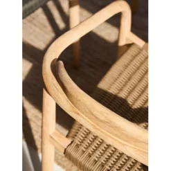 Chaise avec accoudoirs en bois d'eucalyptus sable - Anam
