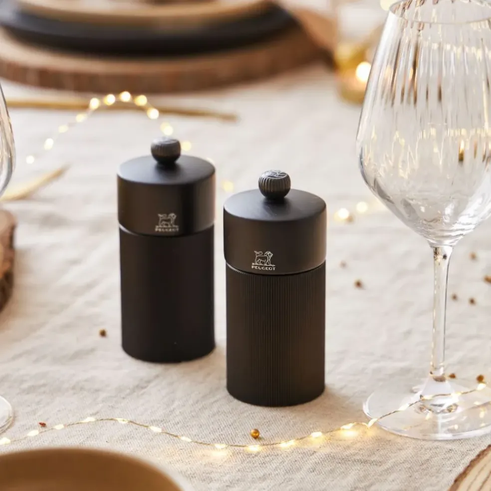 Coffret duo moulins line 12cm noir mat et entonnoir inox