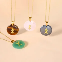Collier talisman runique protection