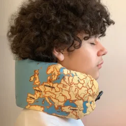 Coussin de voyage gonflable carte du monde