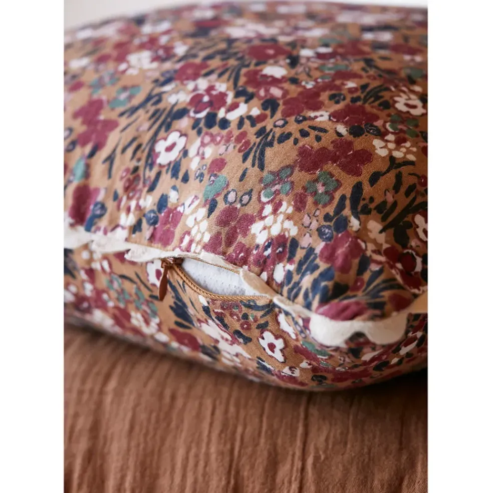 Coussin déhoussable avec croquet en gaze de coton imprimée camel 40x40cm - Capucine