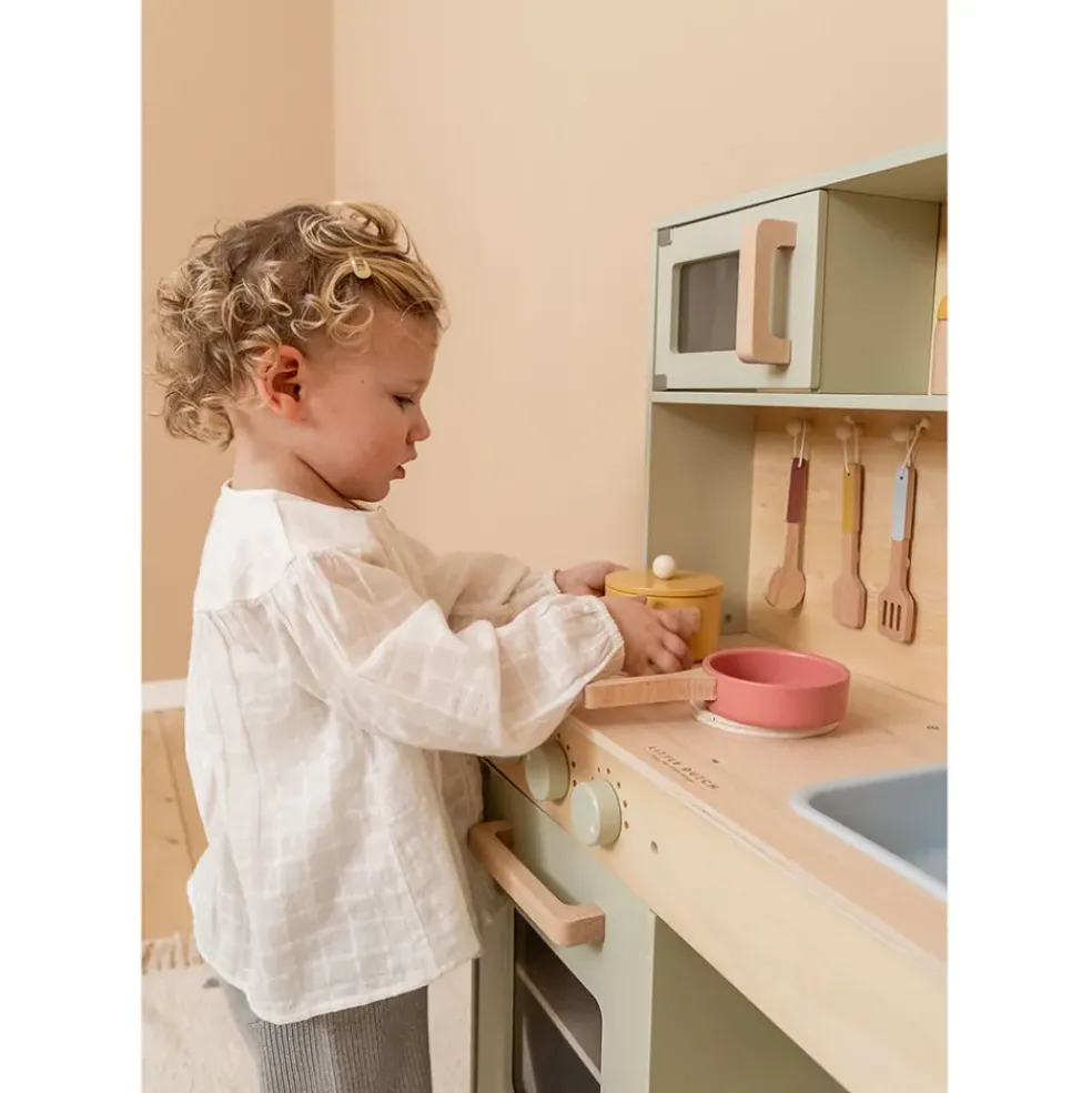 Cuisine pour enfant en bois