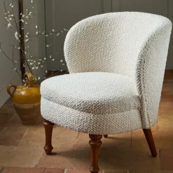 Fauteuil en tissu bouclette et hévéa écru - Claudine