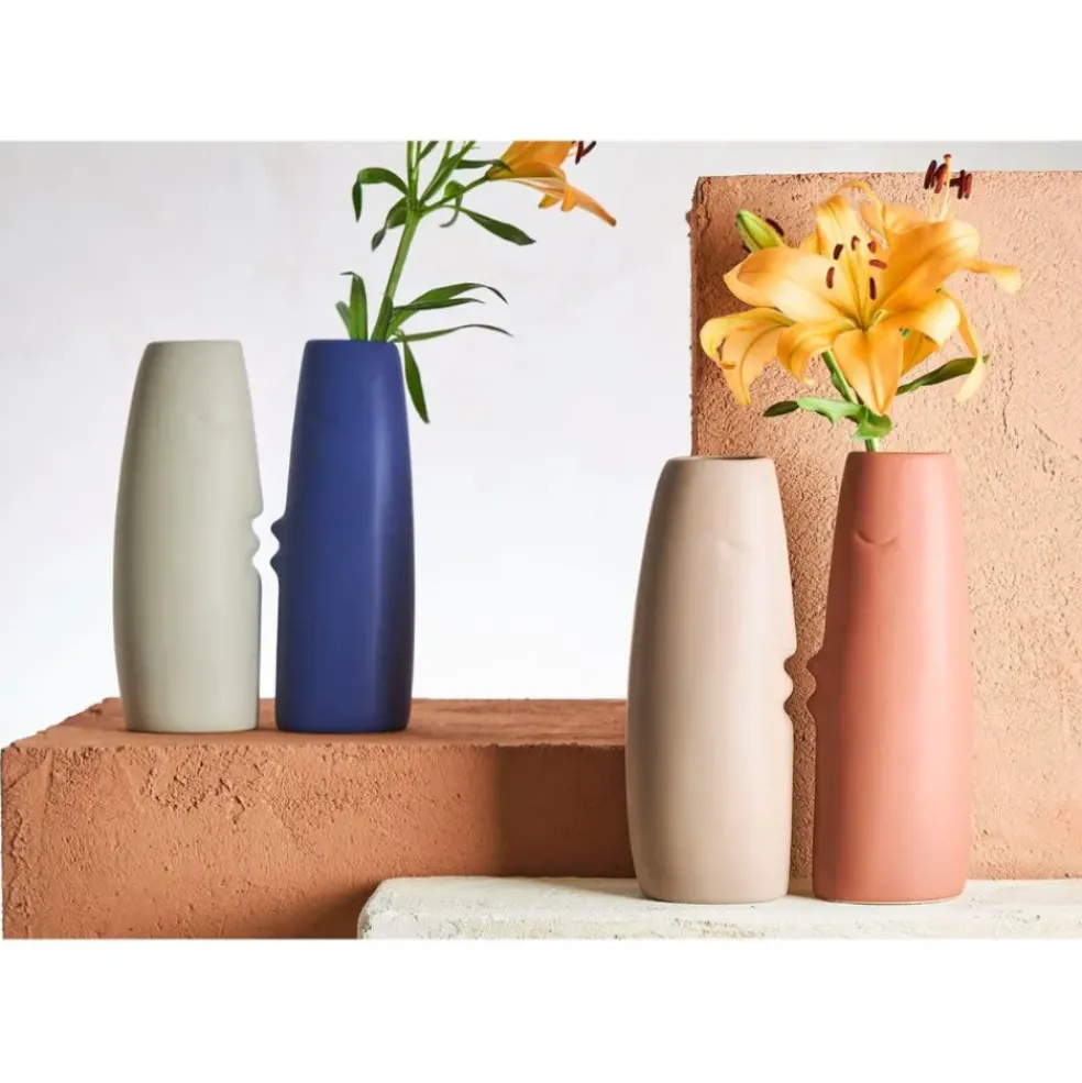 Lot de 2 vases visage en grès terracotta et beige h30cm