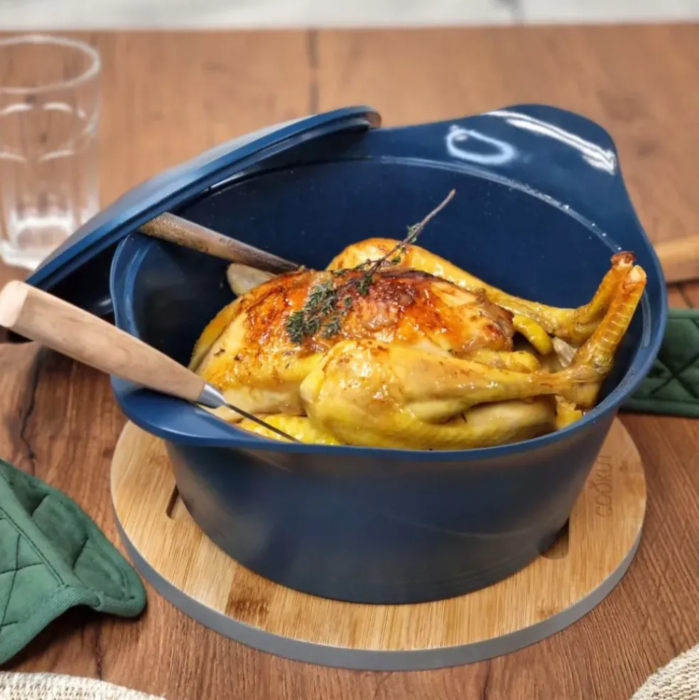 L'incroyable Cocotte myrtille d24cm avec poignée en métal