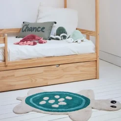 Tapis tortue en coton tufté écru et bleu 92x65cm