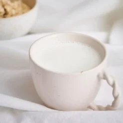 Tasse moucheté en grès blanc 33cl - Organic
